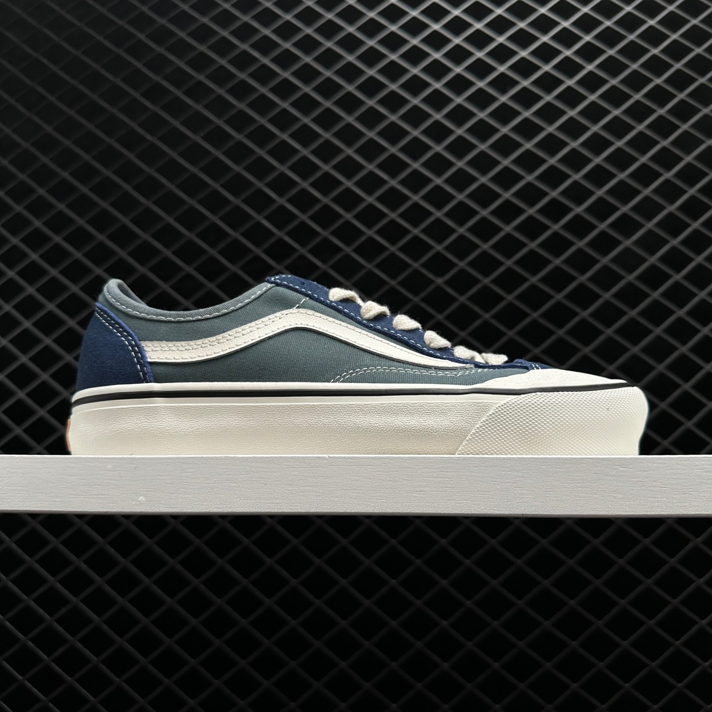 Vans Style 136 Decon Vr3 SF 'Blue White' VN0A4BX9DDN - Classic Skate Shoes | Free Shipping