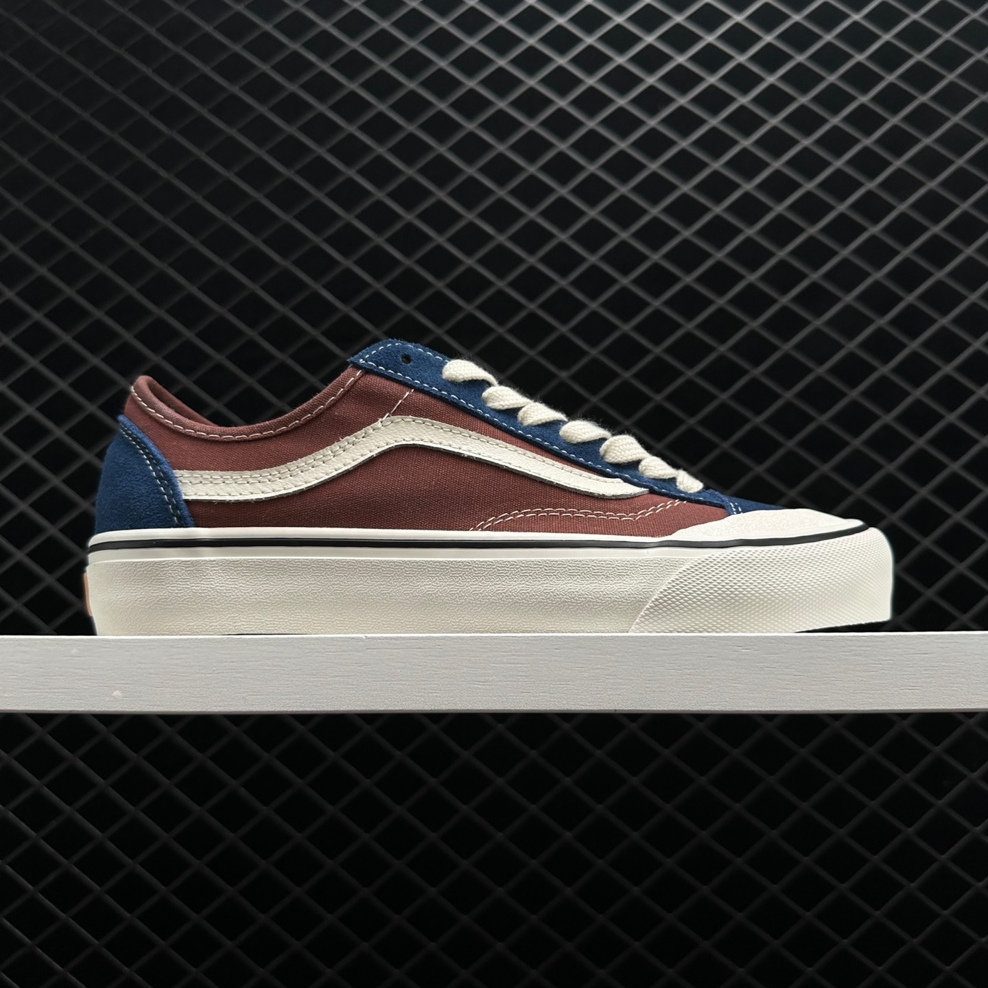 Vans Style 136 'White Red Blue' VN0A4BX9BKM - Classic American design in vibrant colors